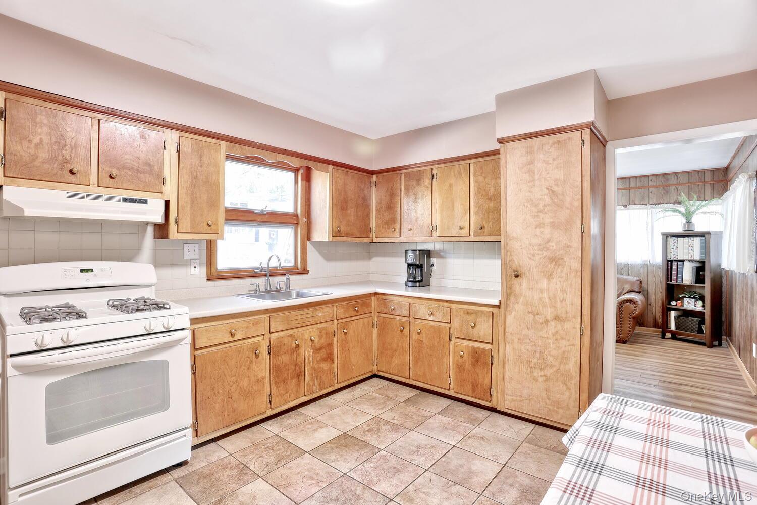 41 Woodland Drive, Suffern, NY 10901