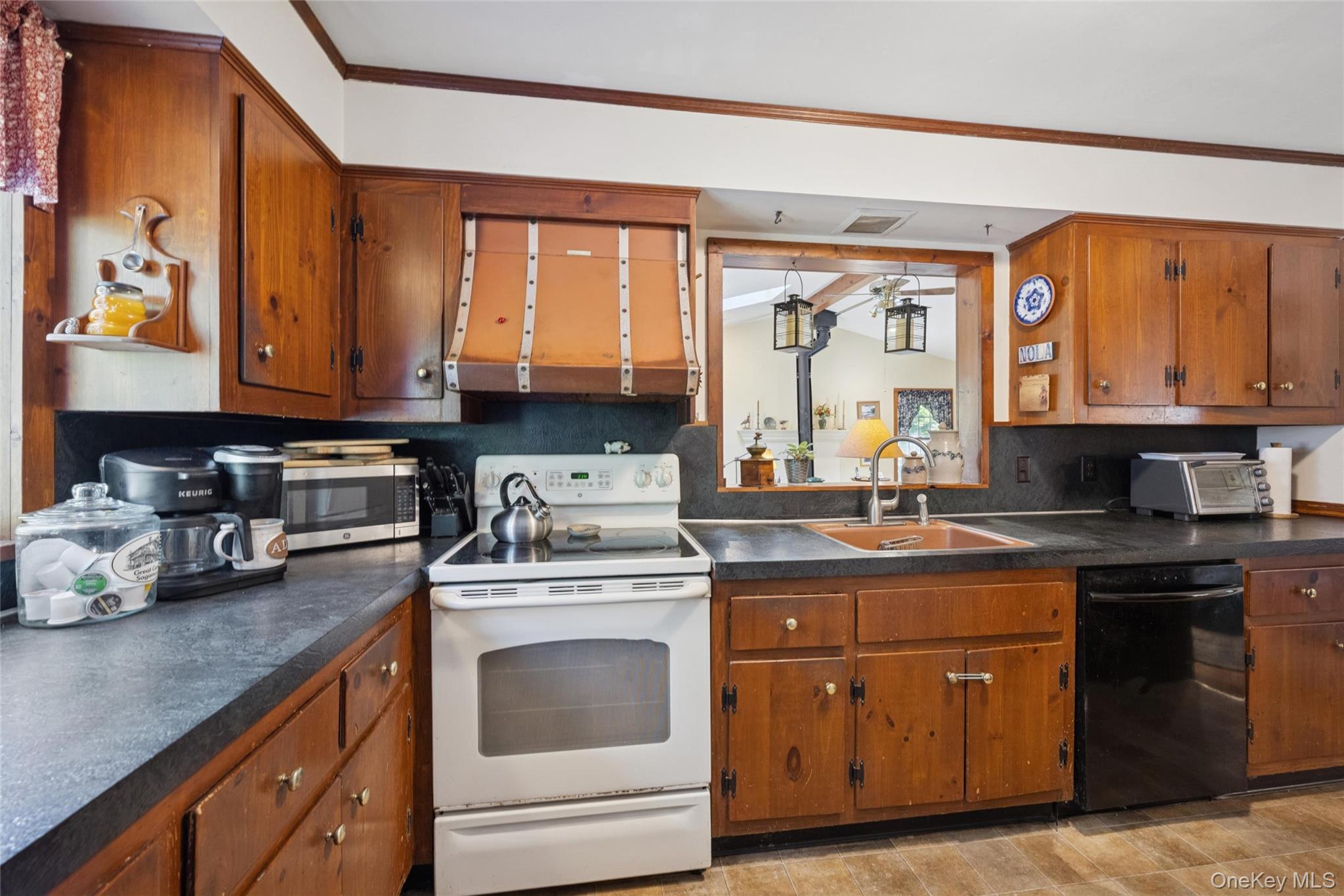 1420 Laurelwood Drive, Laurel, NY 11948