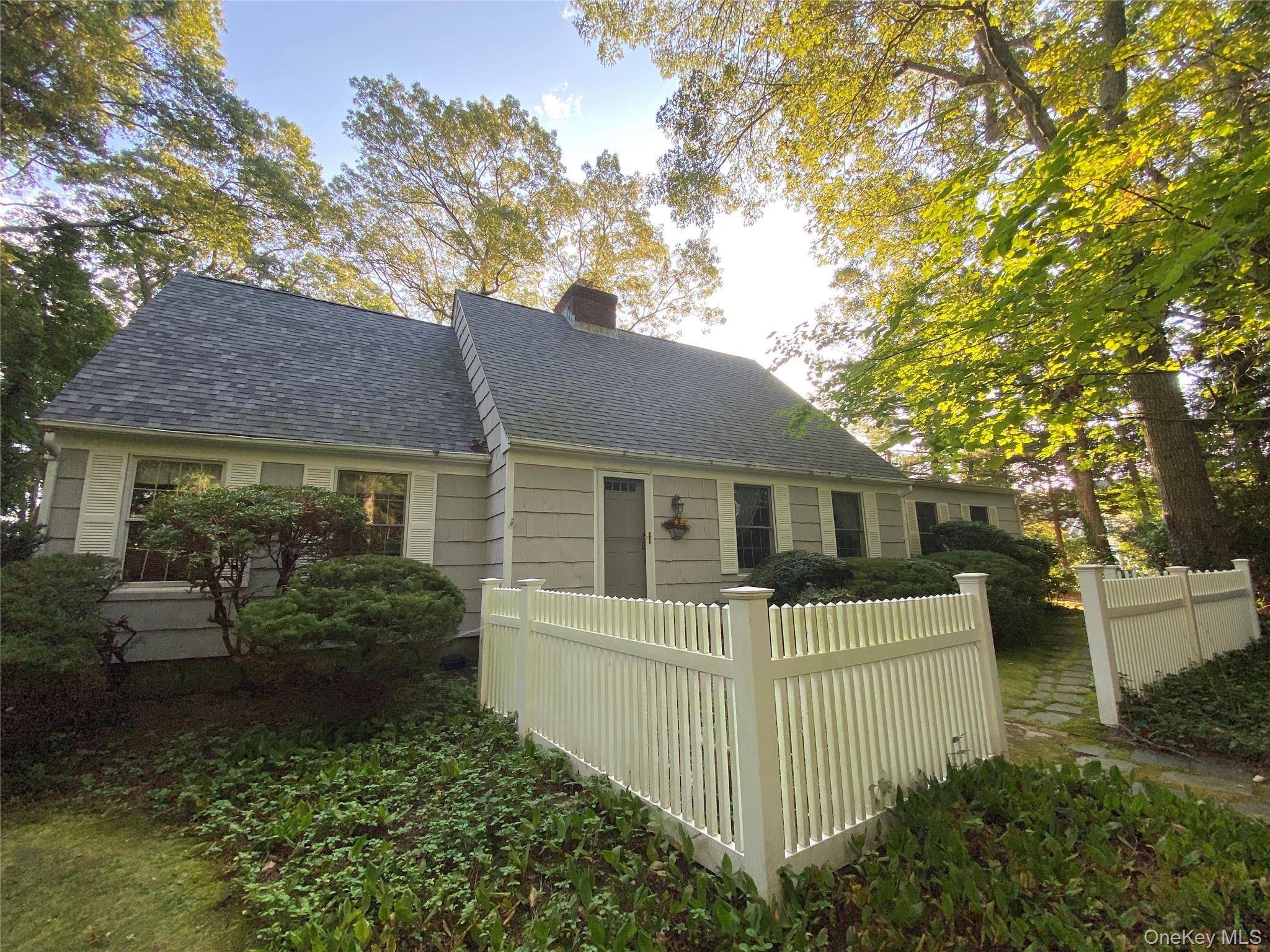 1420 Laurelwood Drive, Laurel, NY 11948