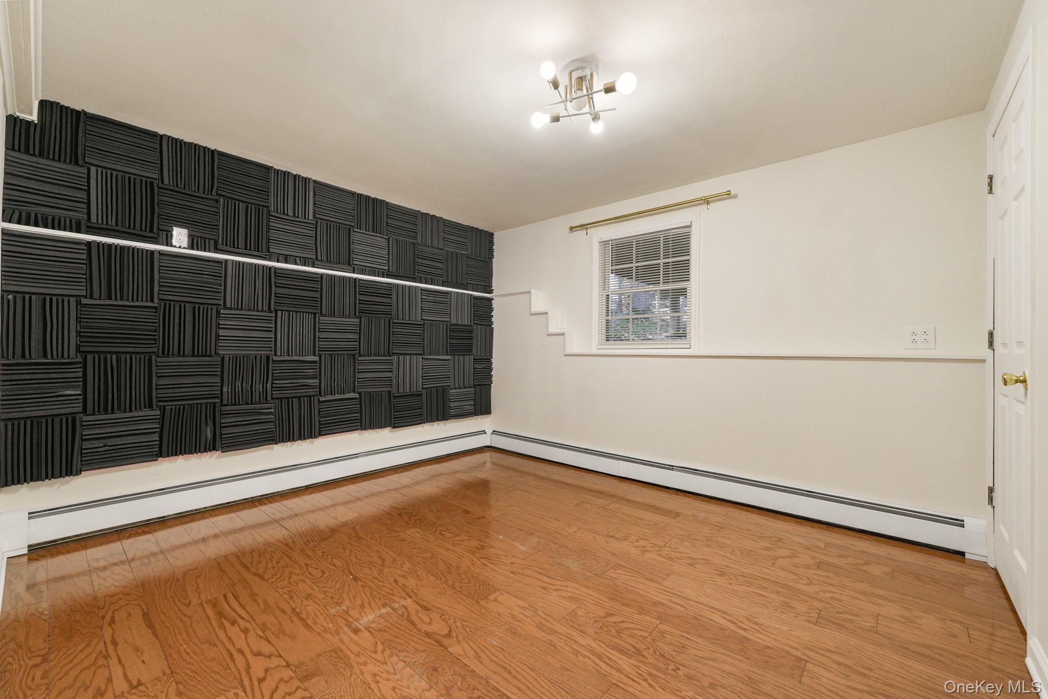 1179 E Mombasha Road, Monroe, NY 10950