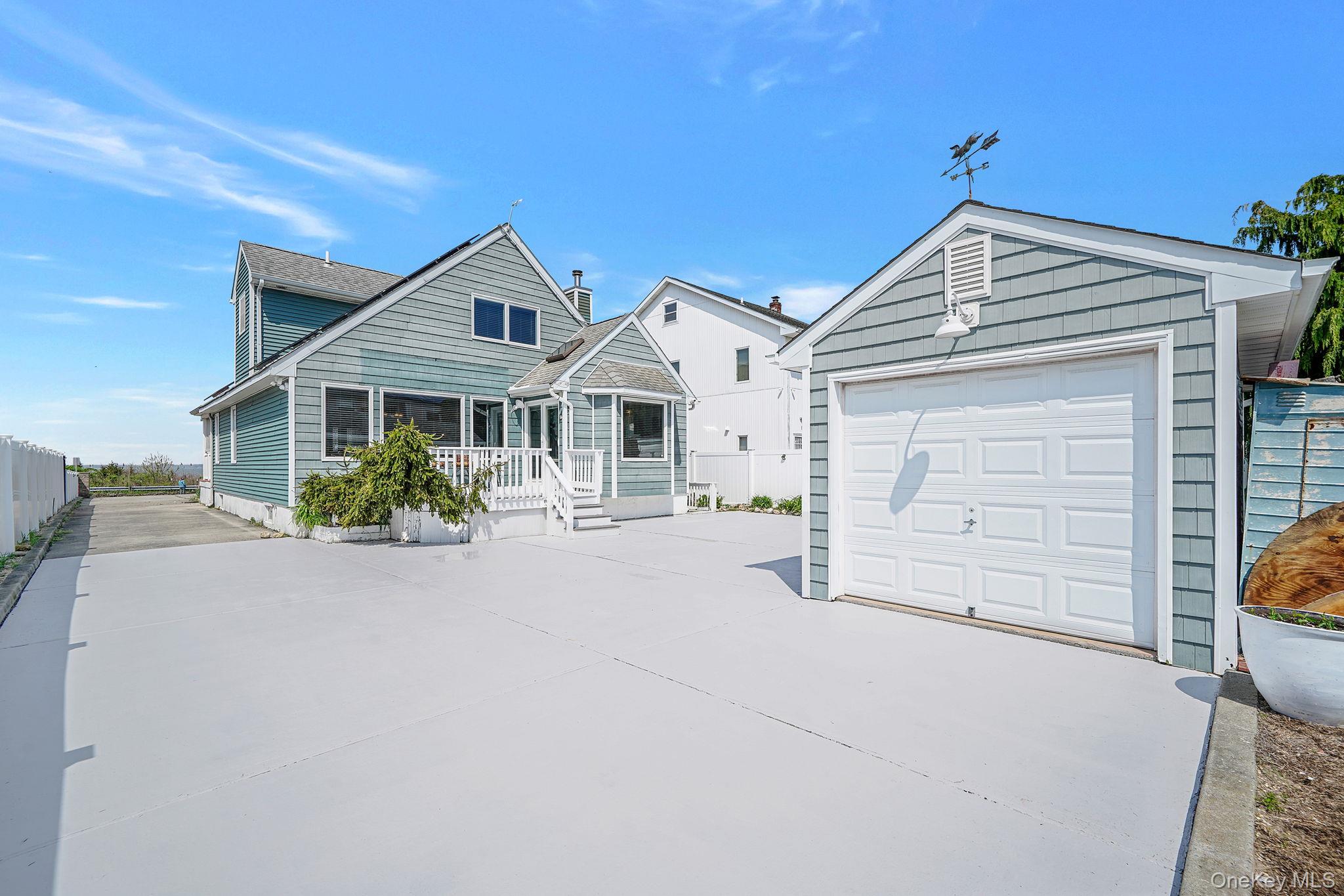 7 Grandview Drive, Shirley, NY 11967