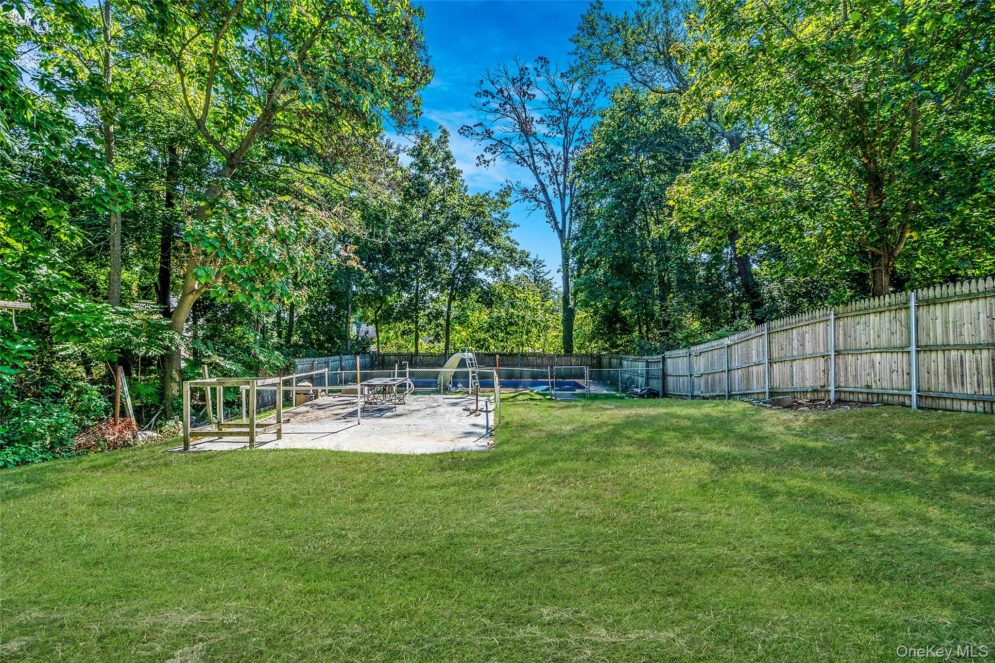 128 Winding Street, Huntington Station, NY 11746