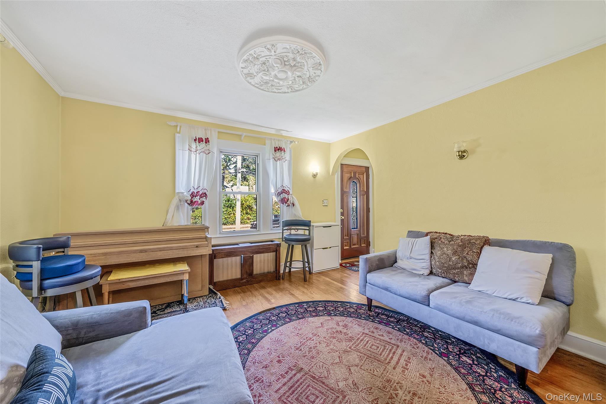 128 Winding Street, Huntington Station, NY 11746