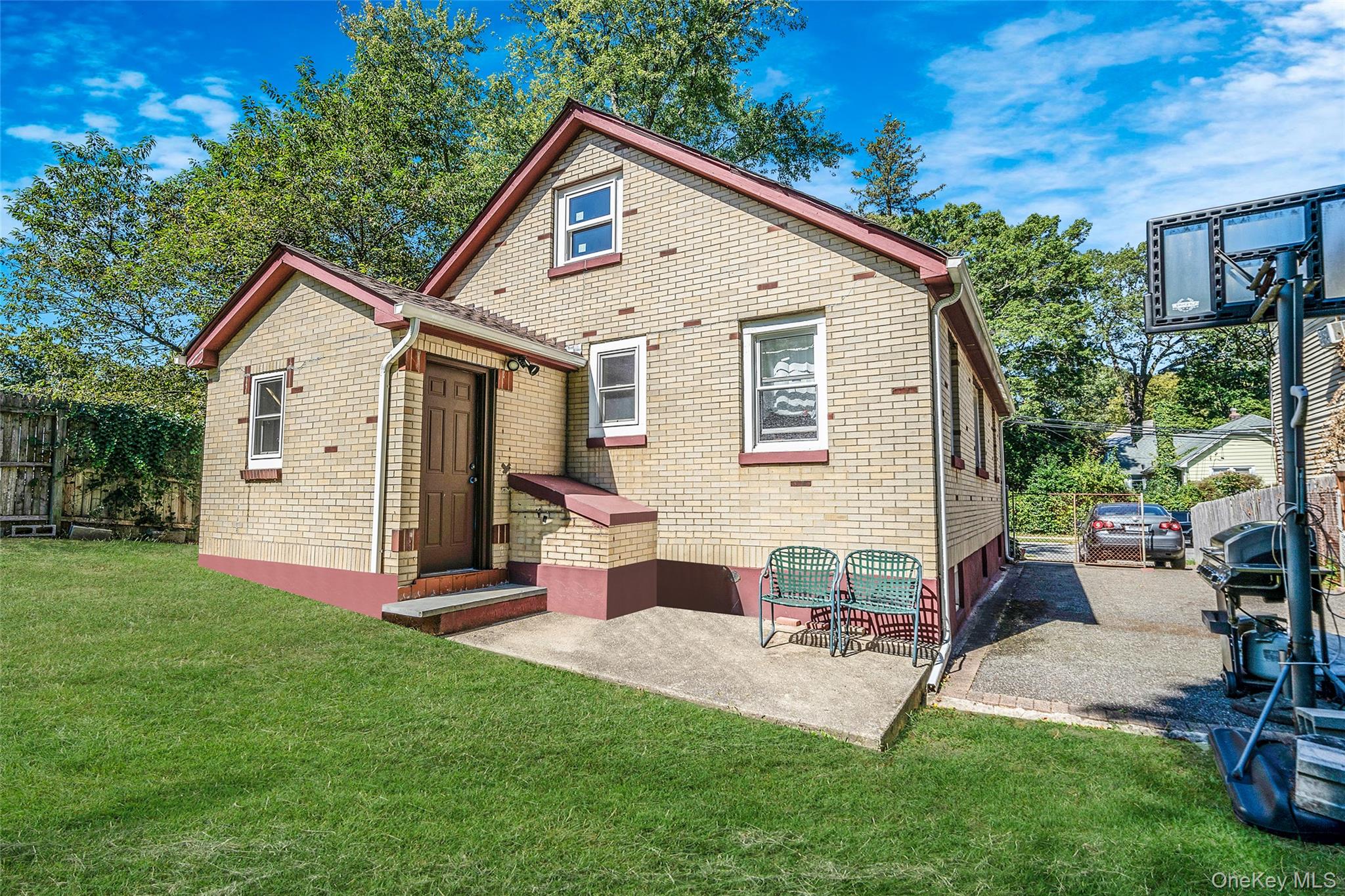 128 Winding Street, Huntington Station, NY 11746