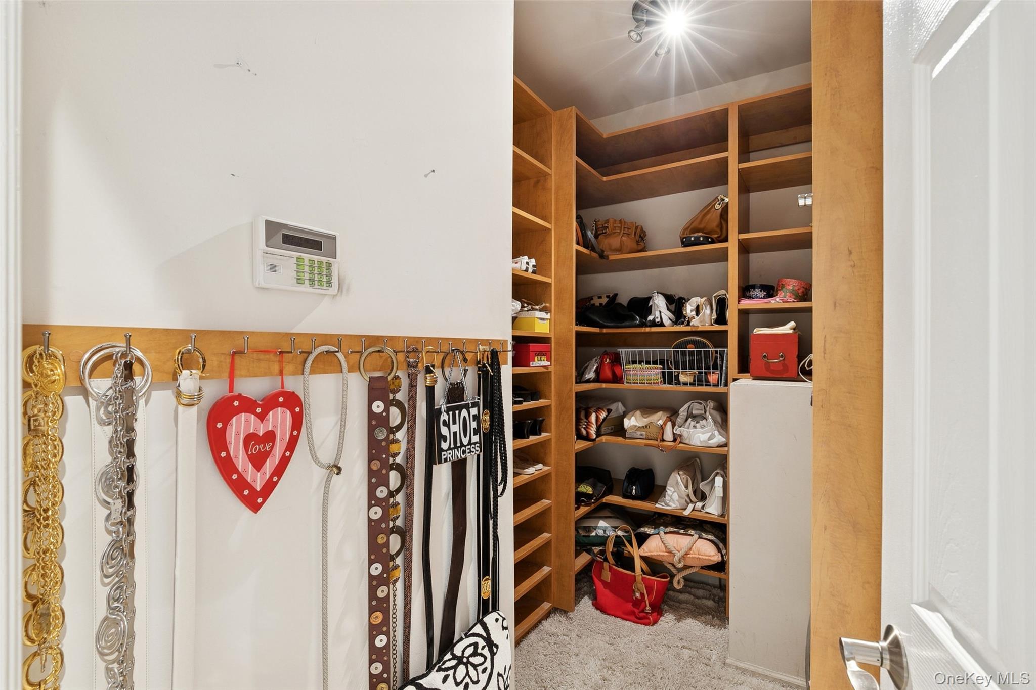 103 Rivendell Court, Melville, NY 11747