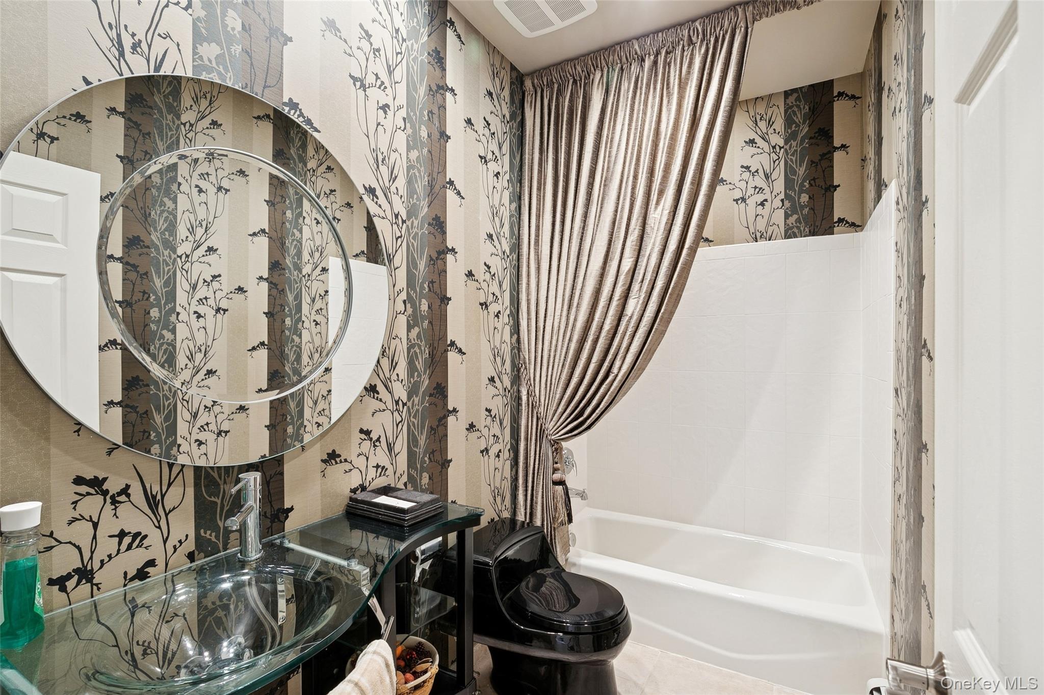 103 Rivendell Court, Melville, NY 11747