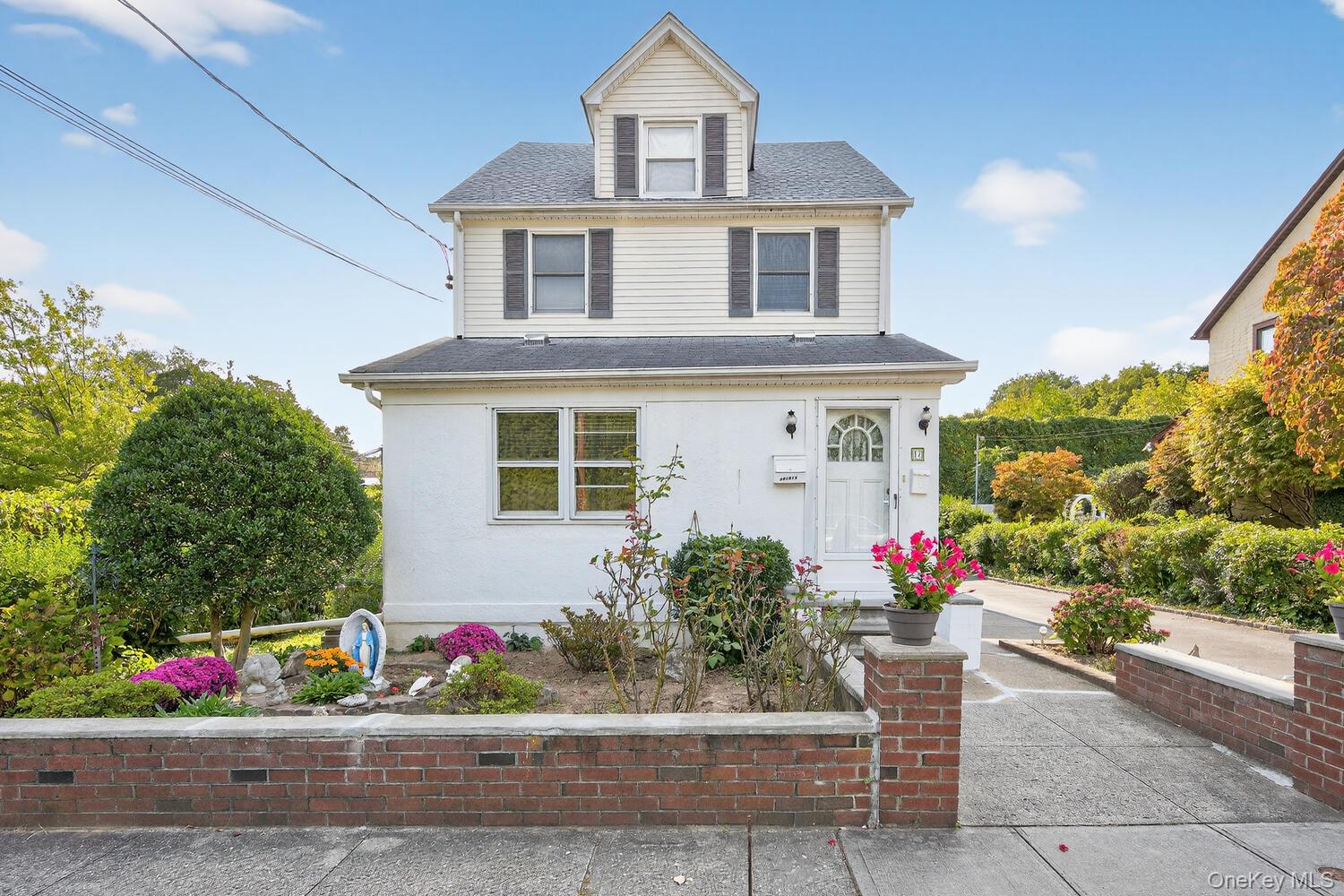 17 Park Avenue # 2nd Floor, Oyster Bay, NY 11771