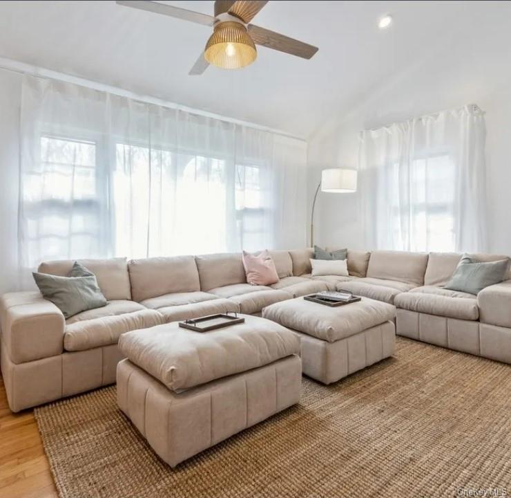 1 DOGWOOD, Sag Harbor, NY 11963