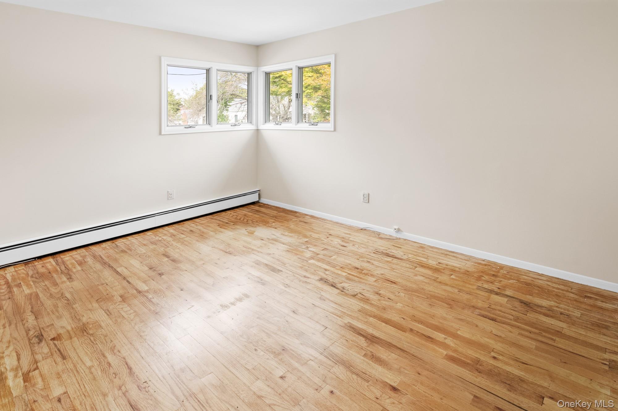 39 Wellington Avenue, Deer Park, NY 11729