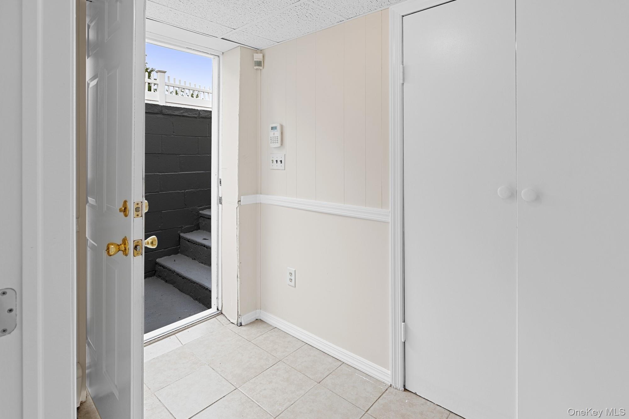 39 Wellington Avenue, Deer Park, NY 11729