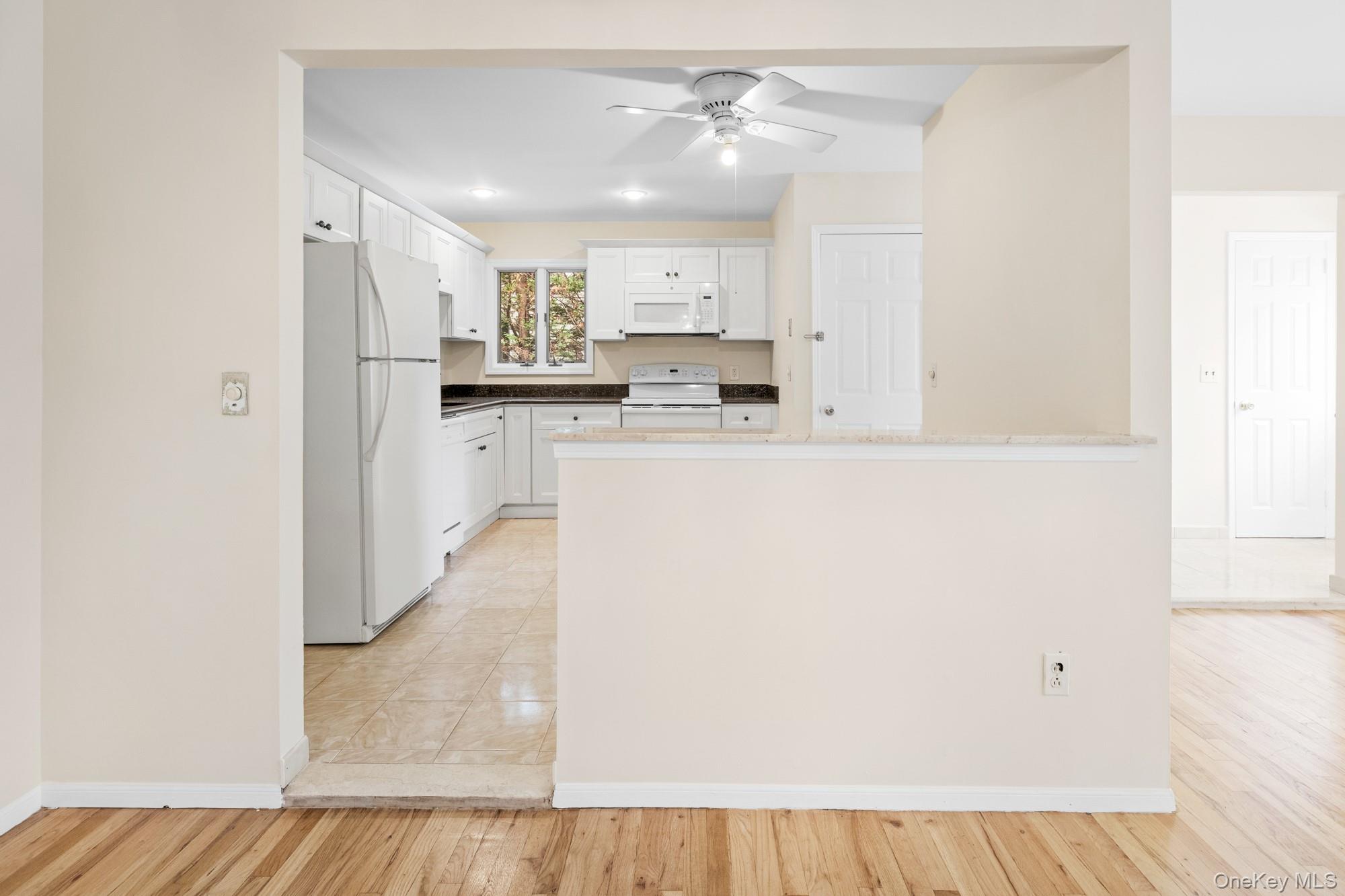 39 Wellington Avenue, Deer Park, NY 11729