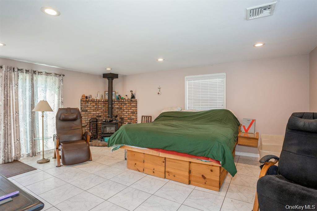 29 Robert Street, Patchogue, NY 11772