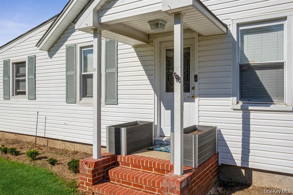 29 Robert Street, Patchogue, NY 11772