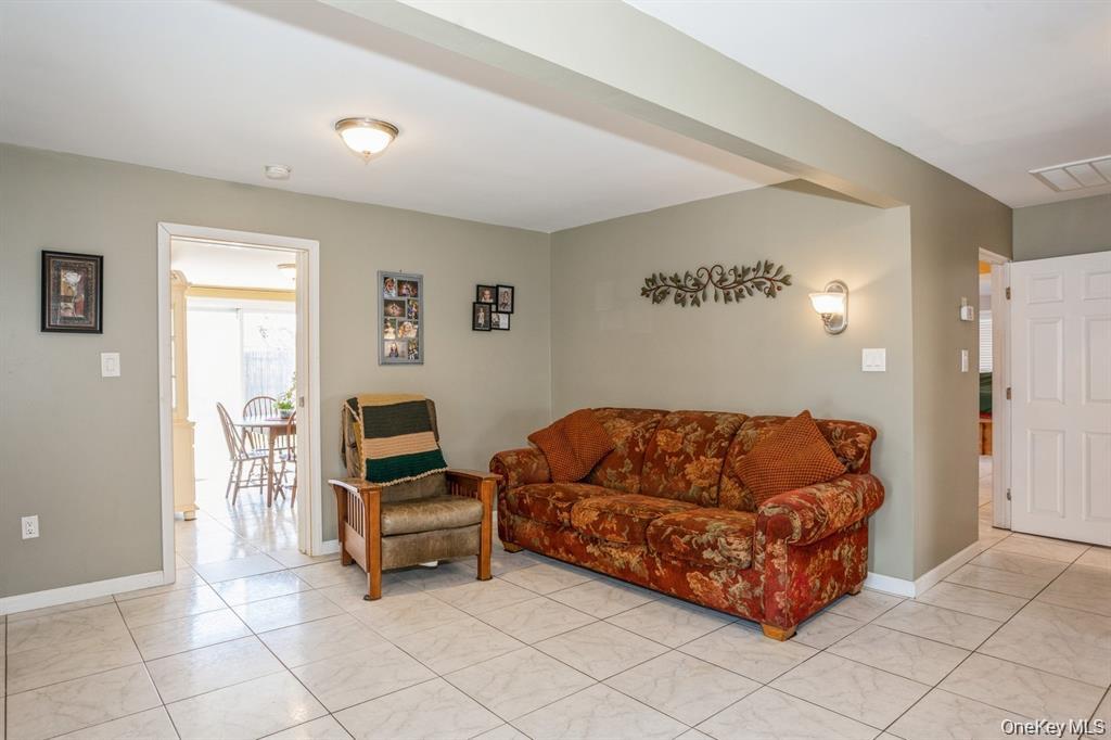 29 Robert Street, Patchogue, NY 11772