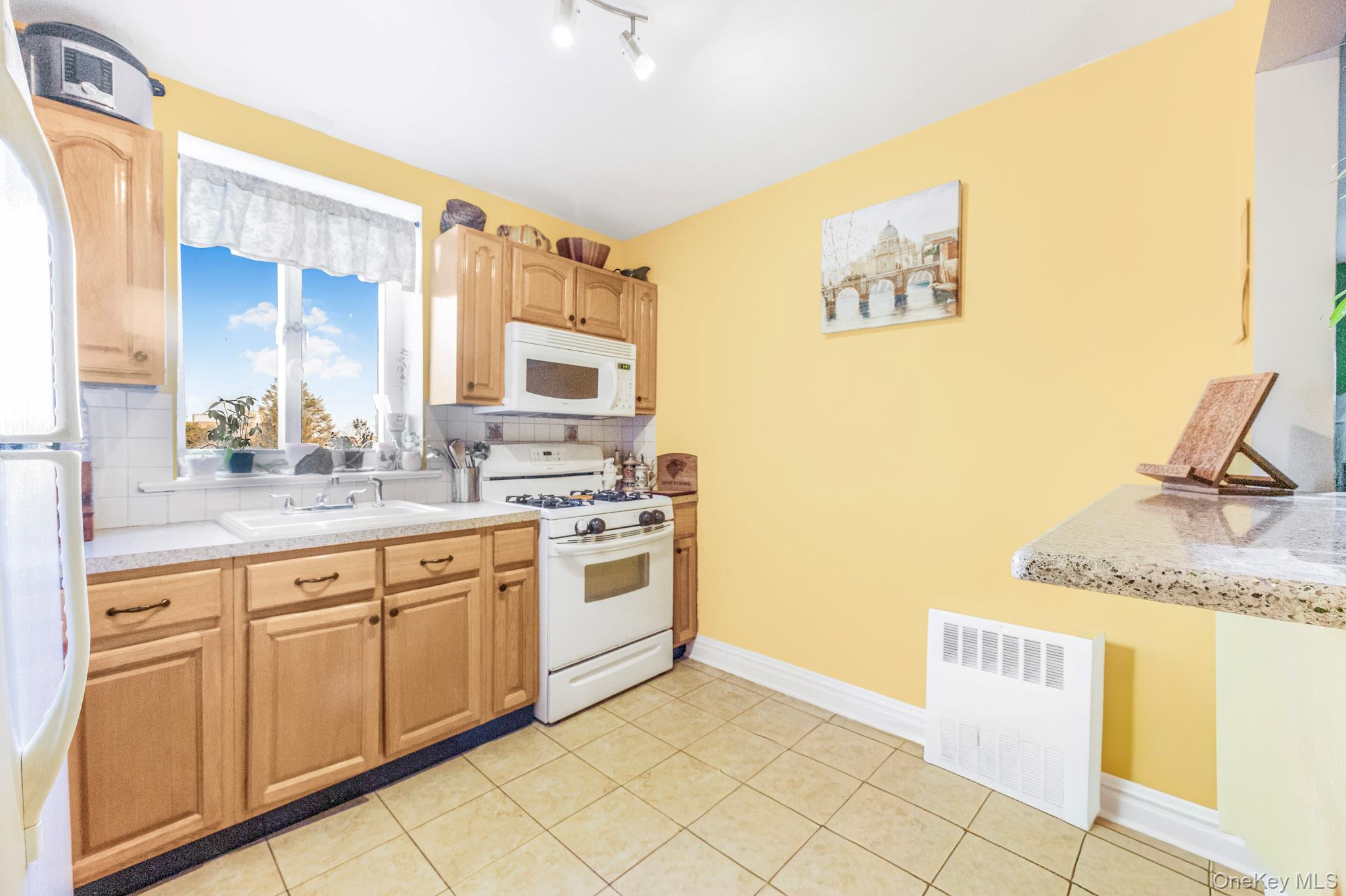 4320 Van Cortlandt Park E # 3S, Bronx, NY 10470