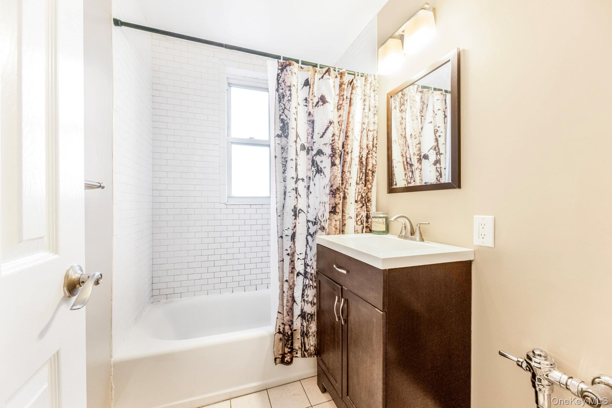 4320 Van Cortlandt Park E # 3S, Bronx, NY 10470