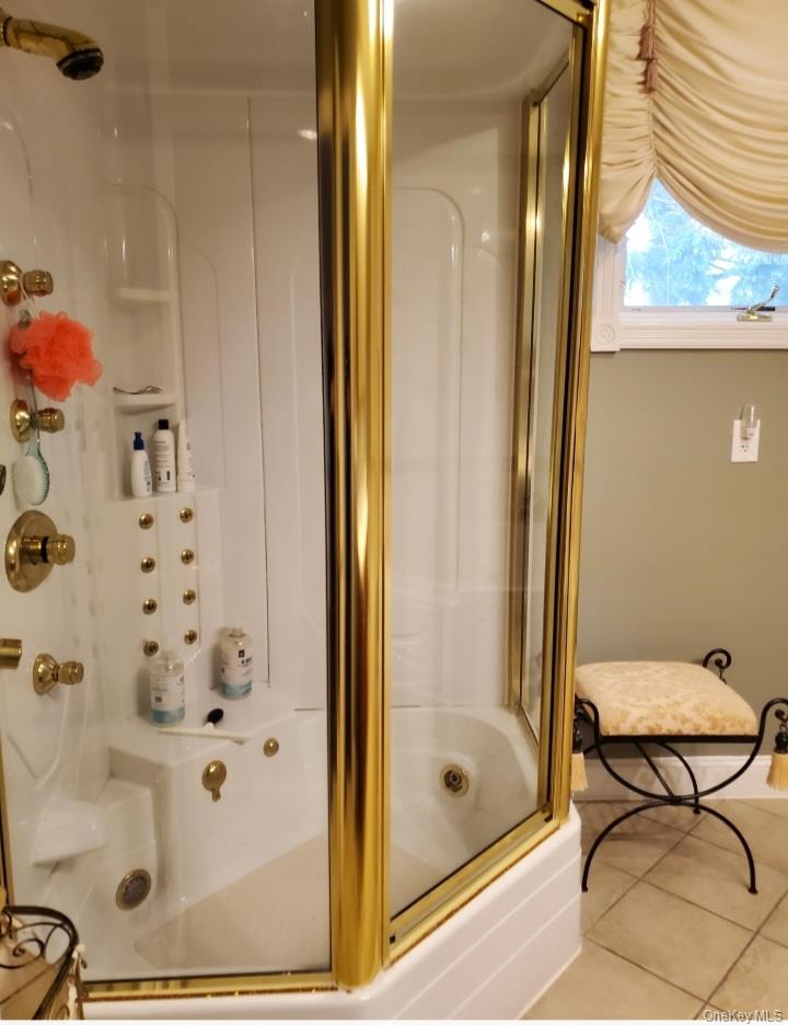 176 Avondale Drive, Centereach, NY 11720