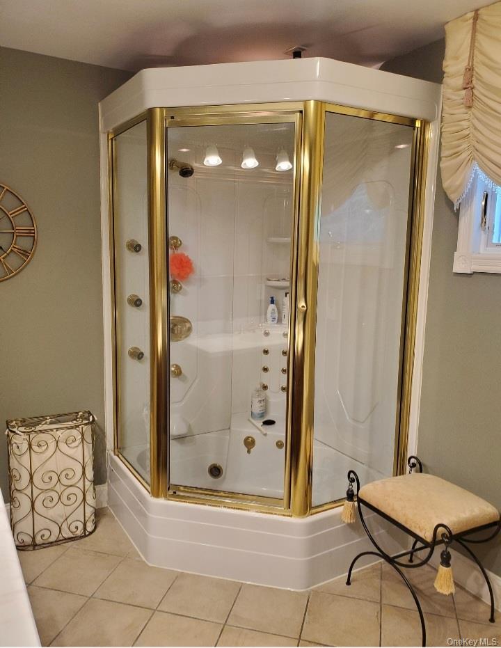 176 Avondale Drive, Centereach, NY 11720