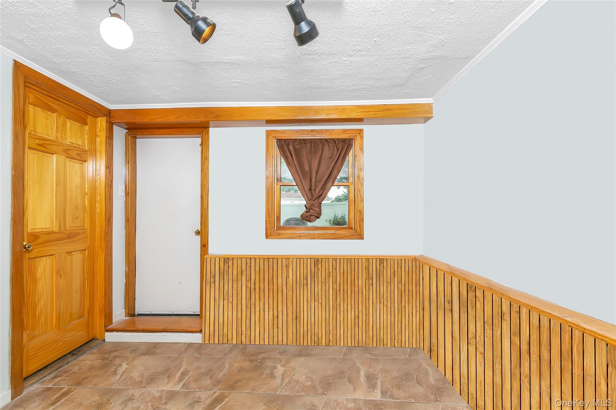 584 Yale Street, Oceanside, NY 11572