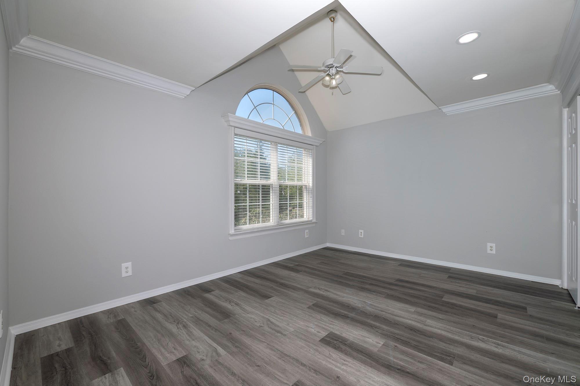 170 Overlook Drive # 170, Farmingville, NY 11738