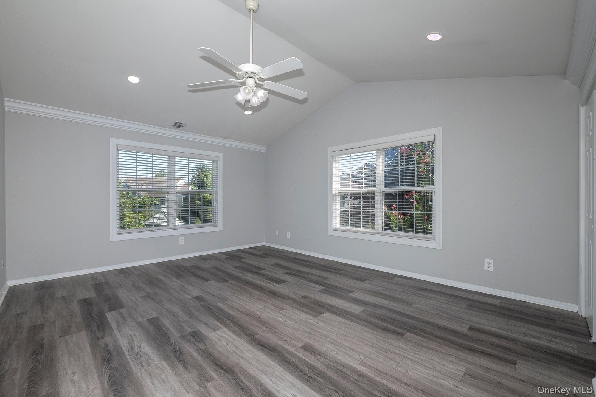 170 Overlook Drive # 170, Farmingville, NY 11738