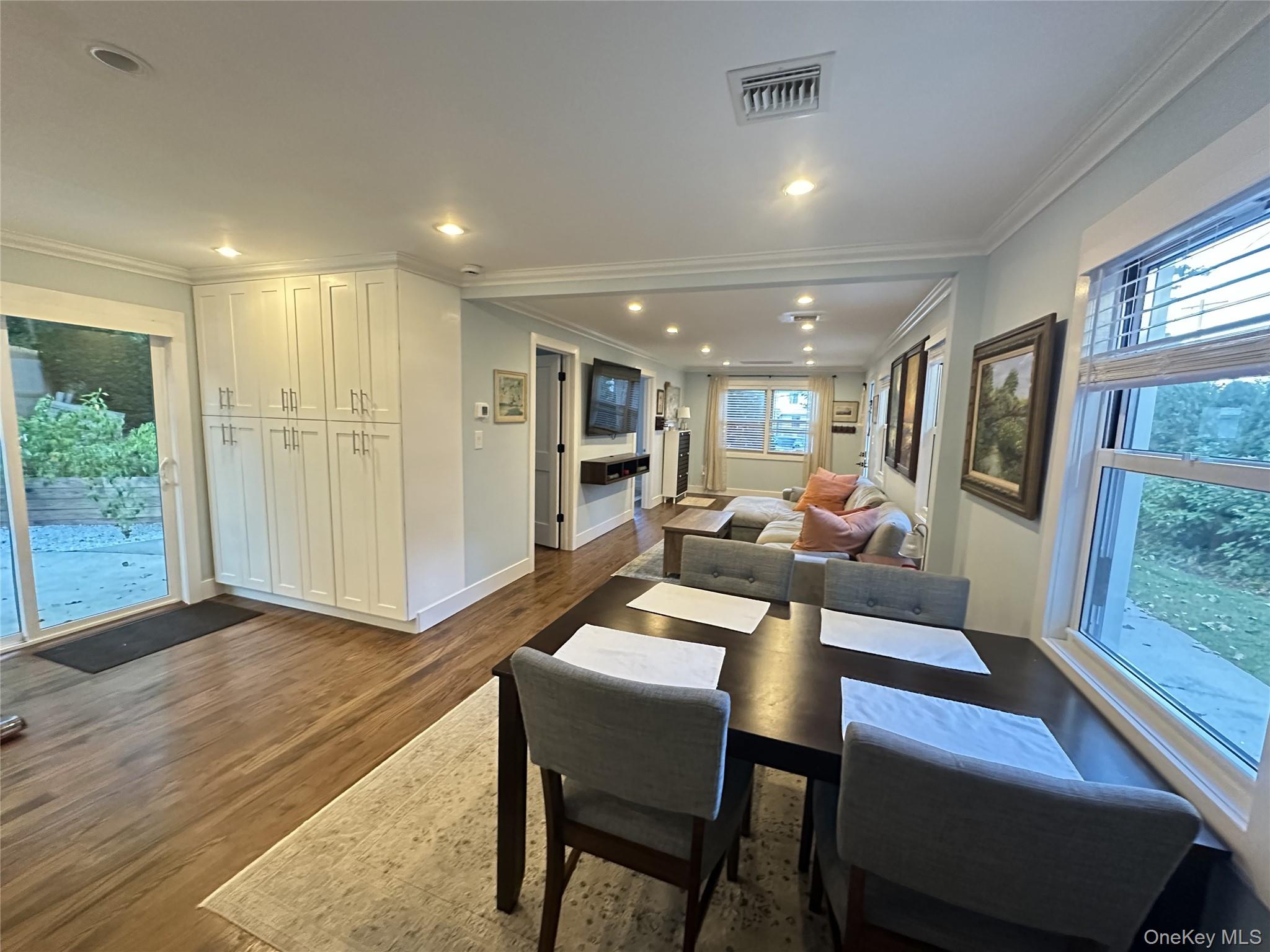 23 West Drive, Port Washington, NY 11050