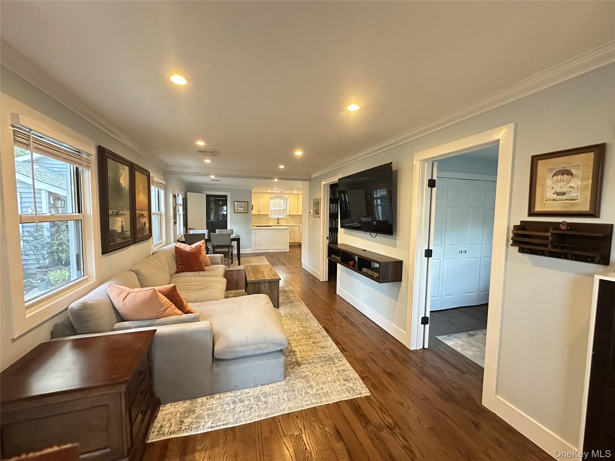 23 West Drive, Port Washington, NY 11050