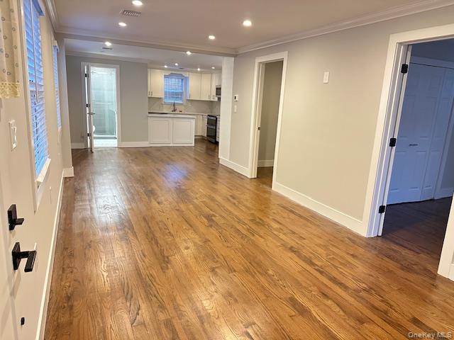 23 West Drive, Port Washington, NY 11050