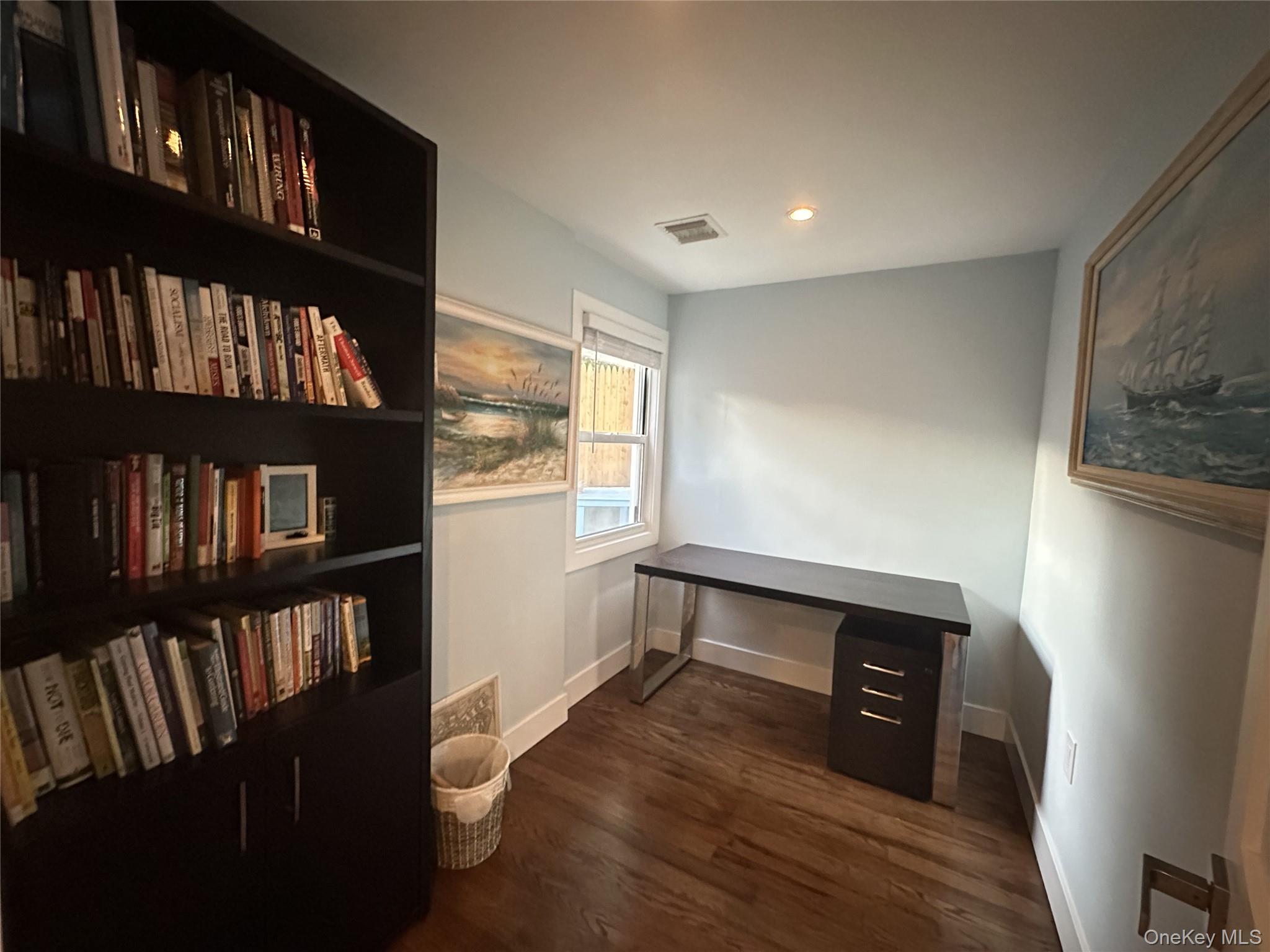 23 West Drive, Port Washington, NY 11050