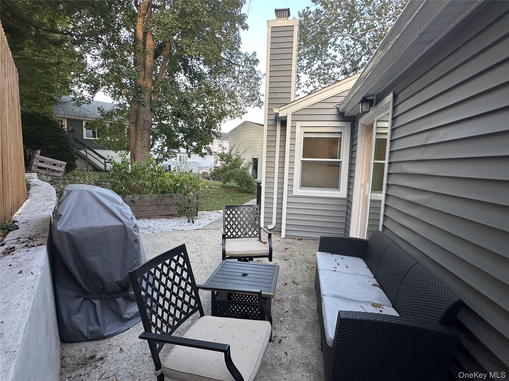 23 West Drive, Port Washington, NY 11050