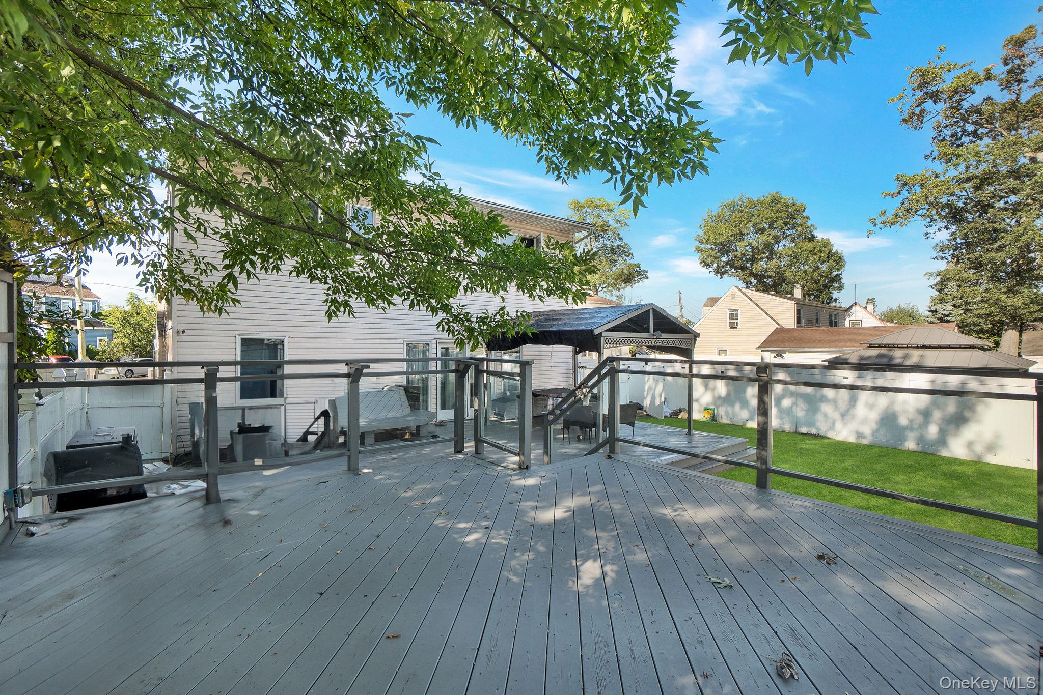 9 Pine Lane, Valley Stream, NY 11581