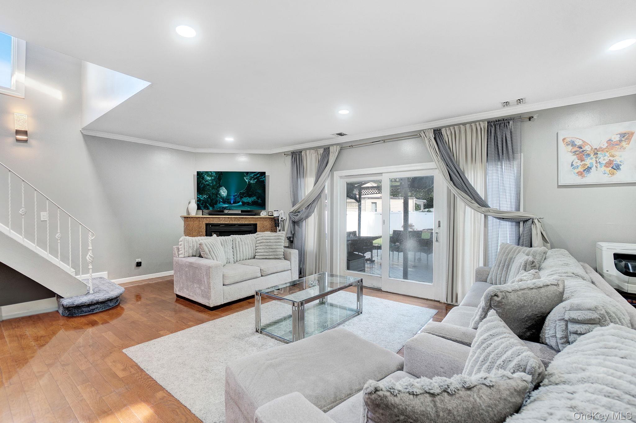 9 Pine Lane, Valley Stream, NY 11581