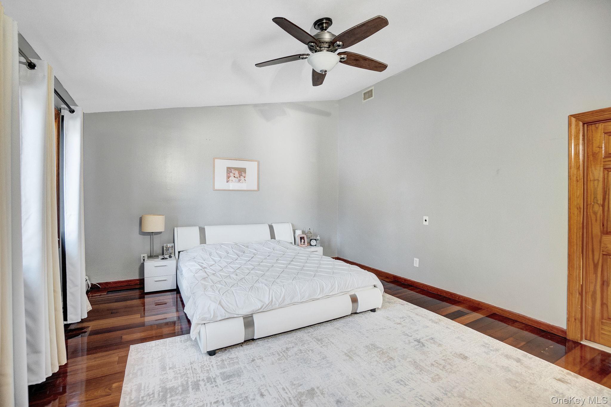 9 Pine Lane, Valley Stream, NY 11581