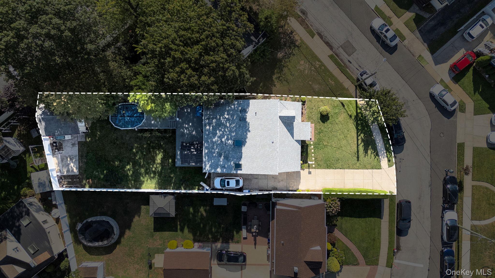 9 Pine Lane, Valley Stream, NY 11581