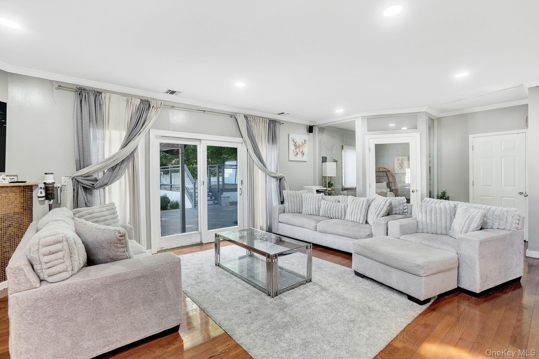 9 Pine Lane, Valley Stream, NY 11581