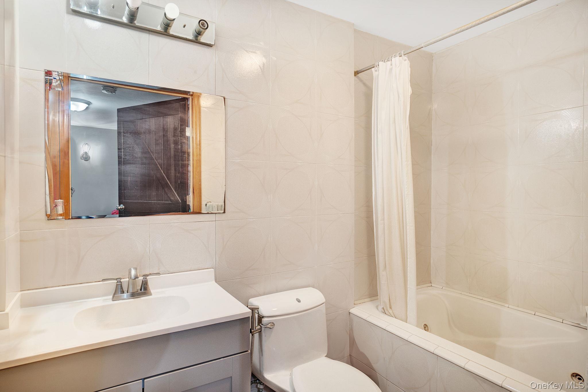 9 Pine Lane, Valley Stream, NY 11581