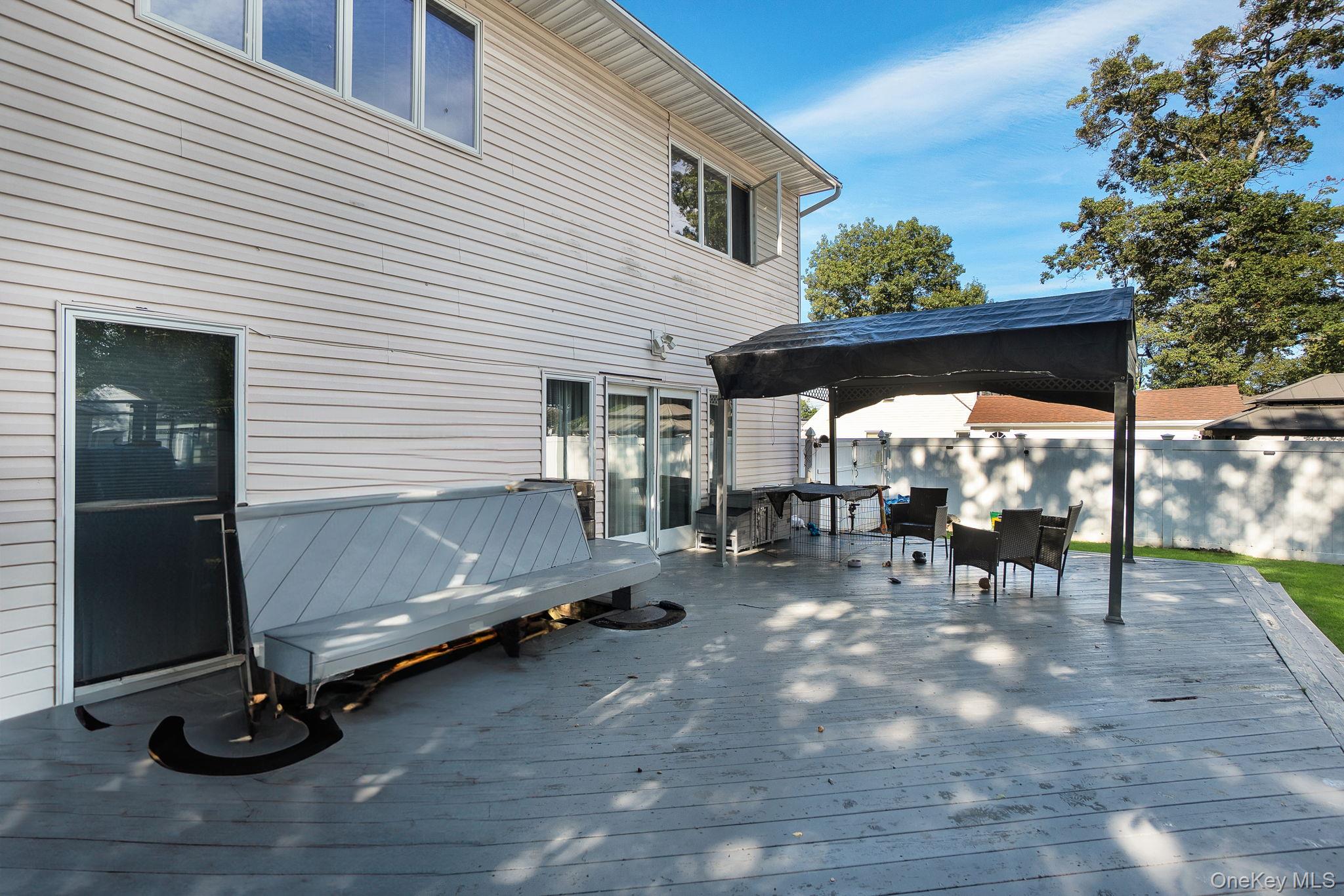 9 Pine Lane, Valley Stream, NY 11581