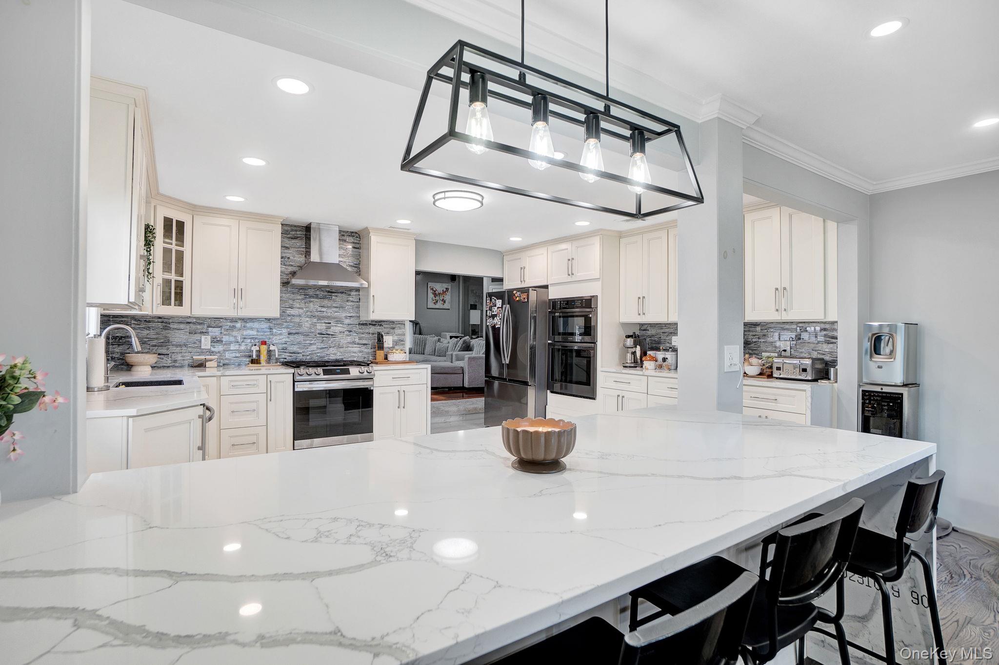 9 Pine Lane, Valley Stream, NY 11581