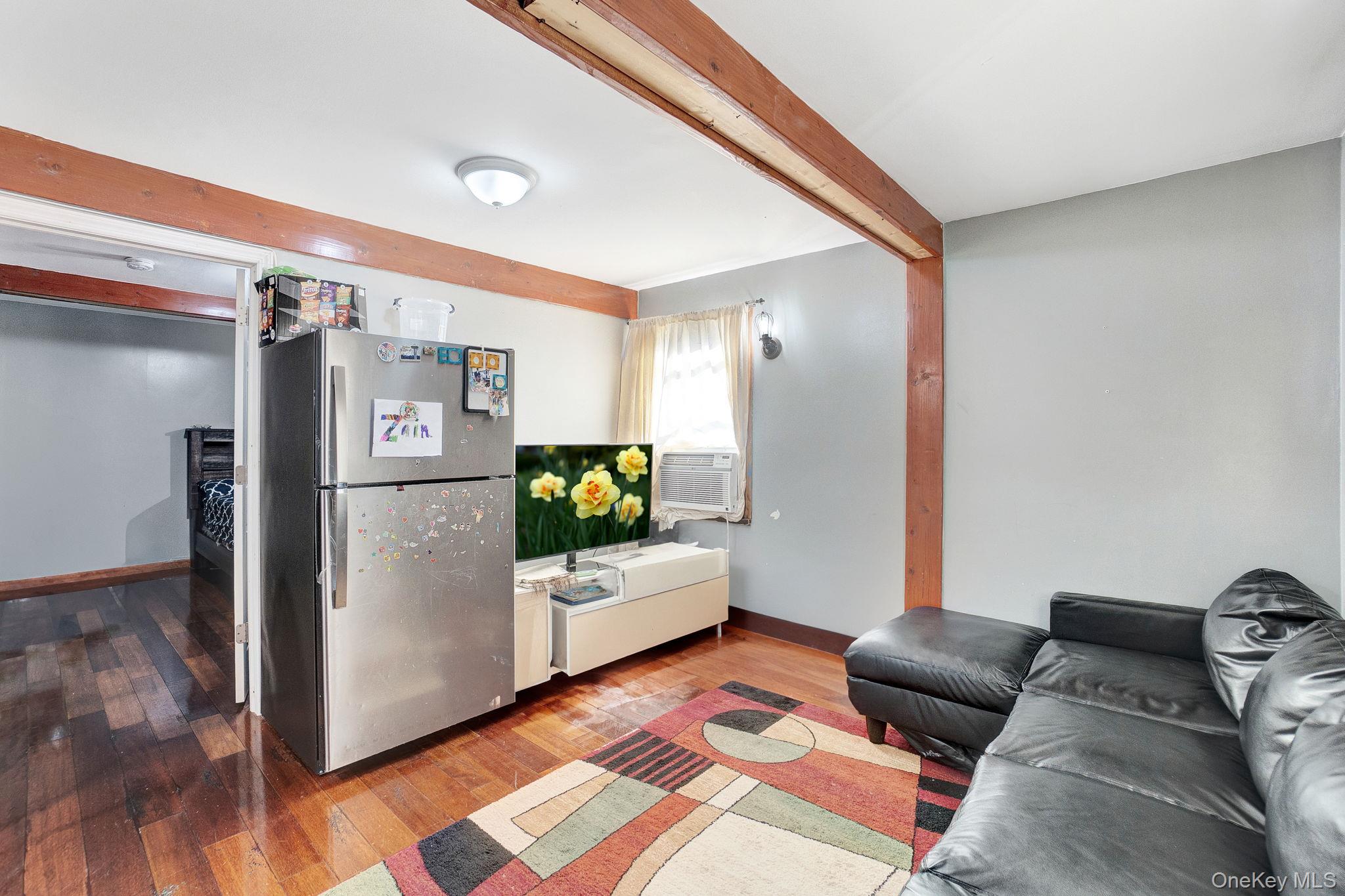 9 Pine Lane, Valley Stream, NY 11581