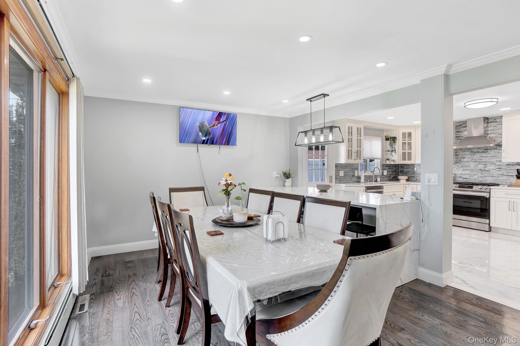 9 Pine Lane, Valley Stream, NY 11581