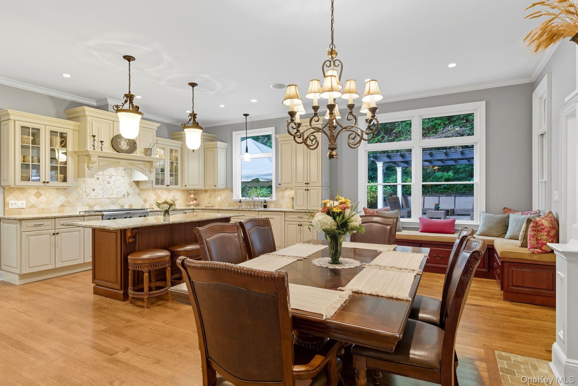 10 Hollise Court, Centerport, NY 11721