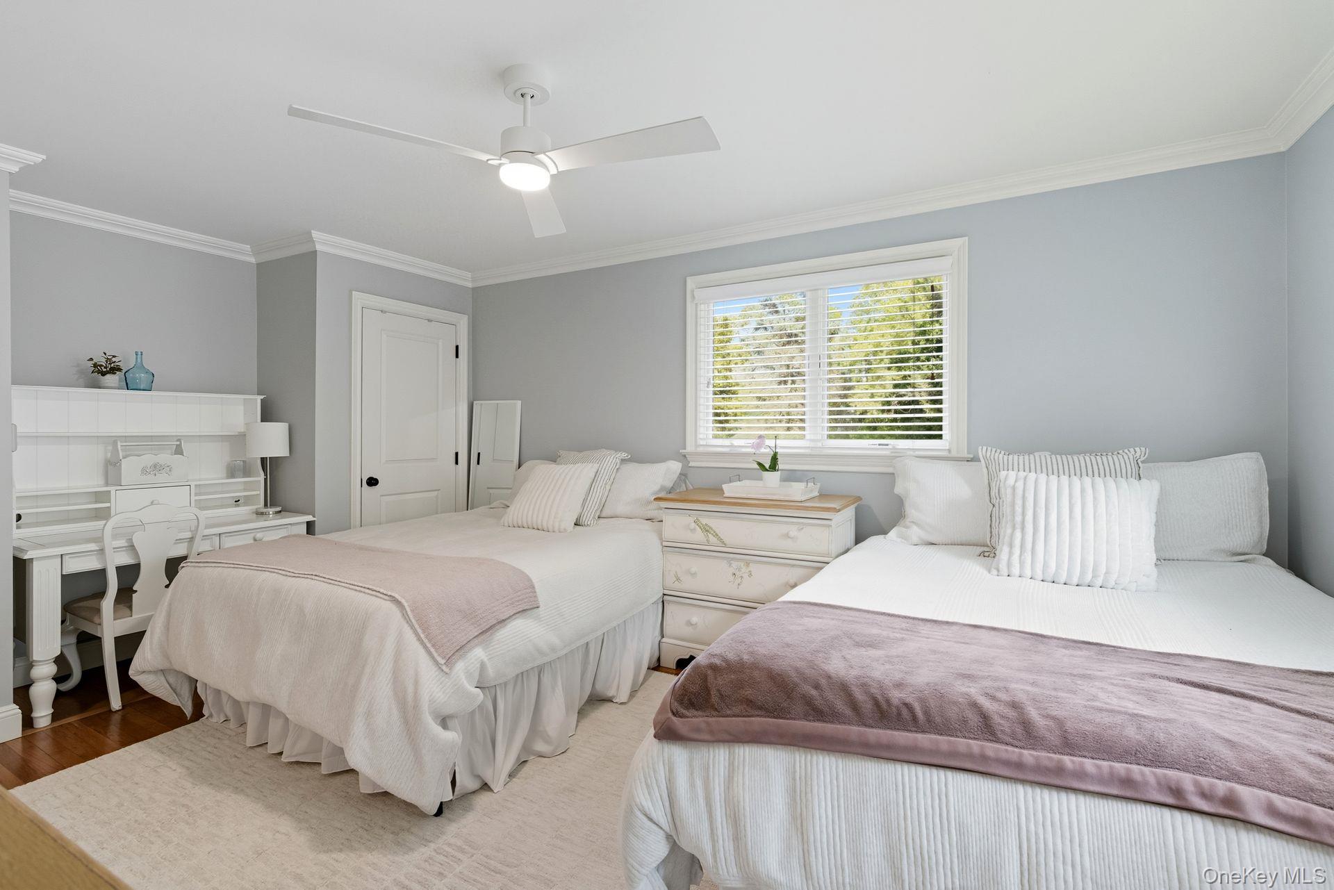 10 Hollise Court, Centerport, NY 11721