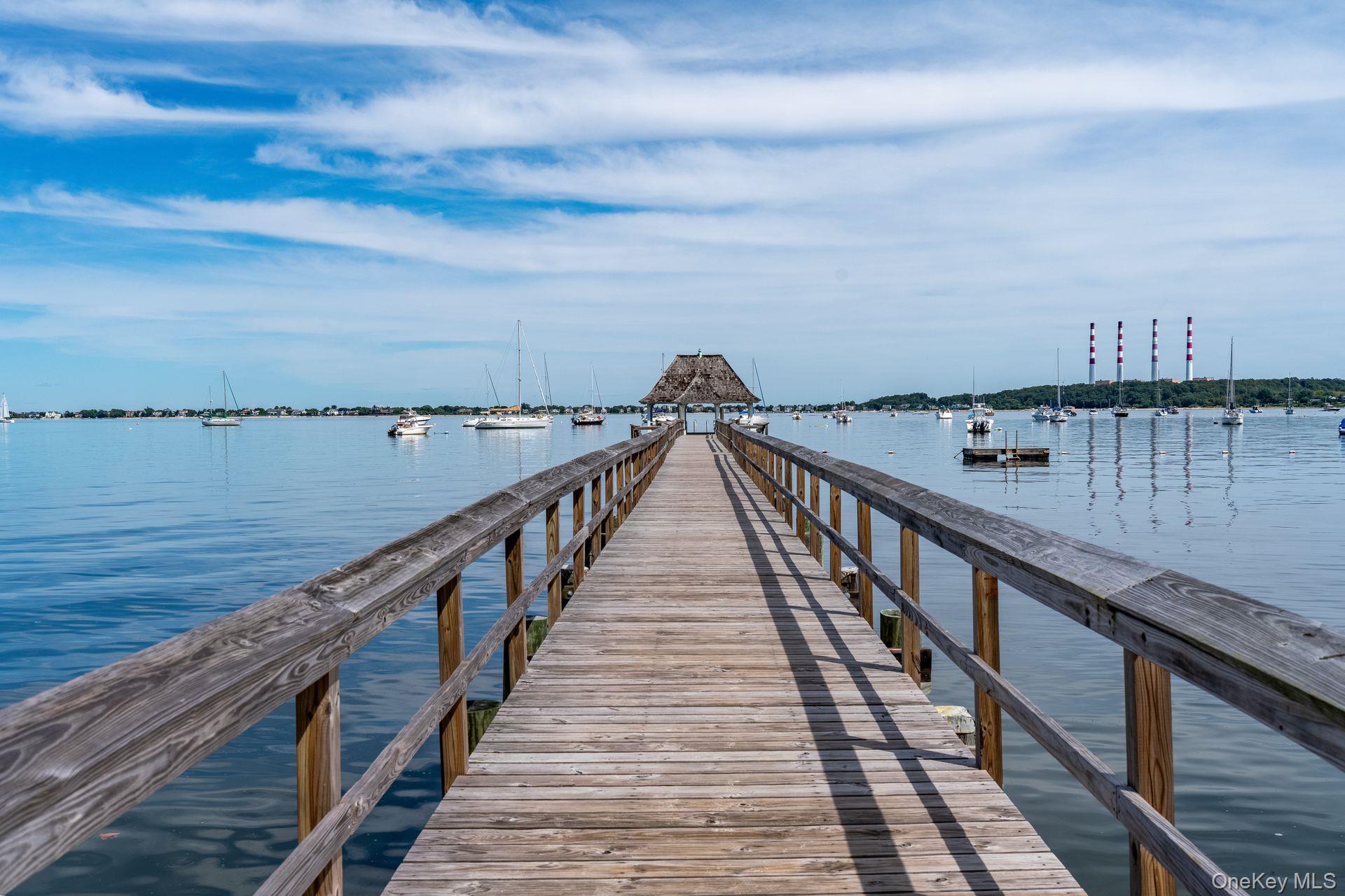 10 Hollise Court, Centerport, NY 11721