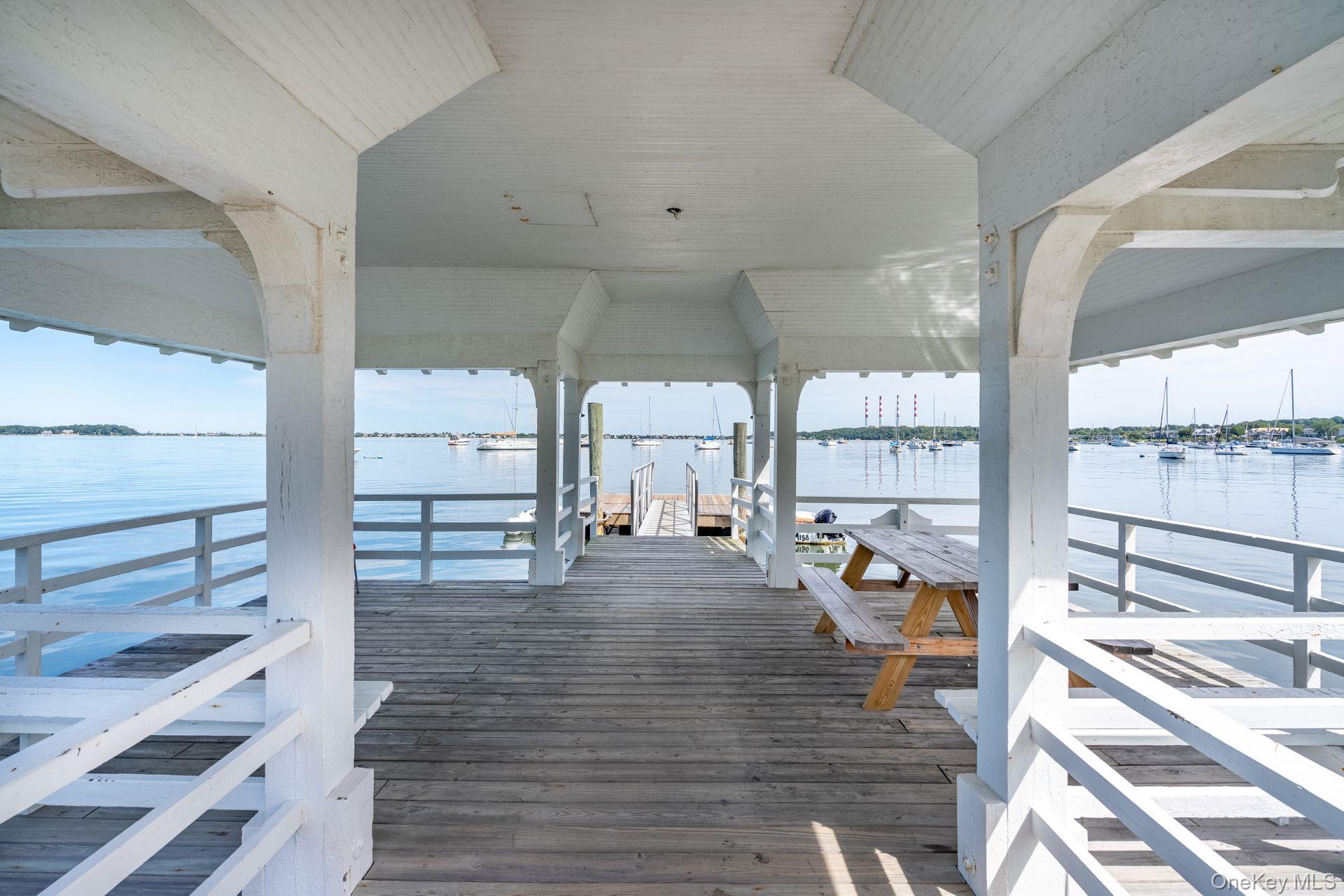 10 Hollise Court, Centerport, NY 11721