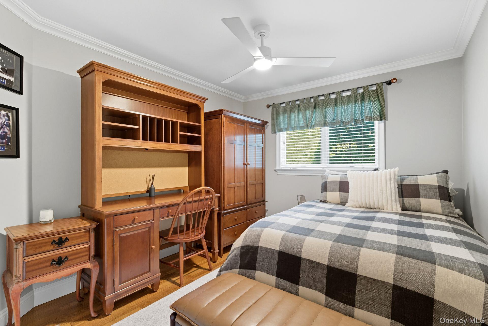 10 Hollise Court, Centerport, NY 11721