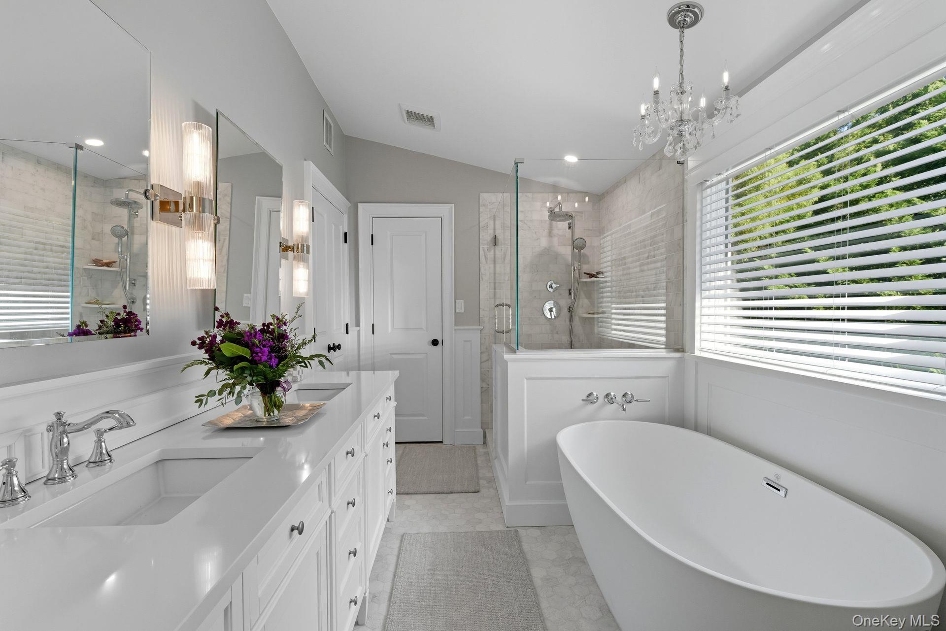 10 Hollise Court, Centerport, NY 11721