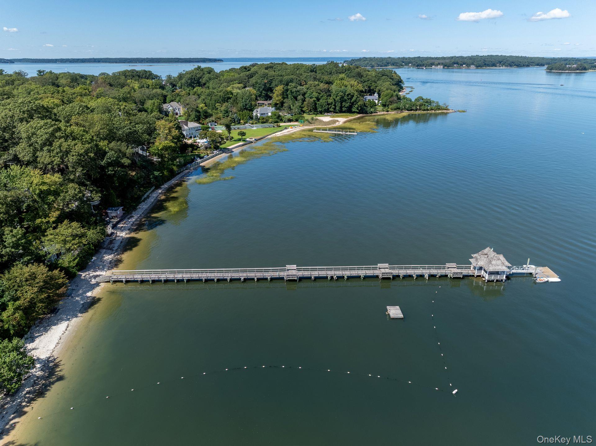 10 Hollise Court, Centerport, NY 11721