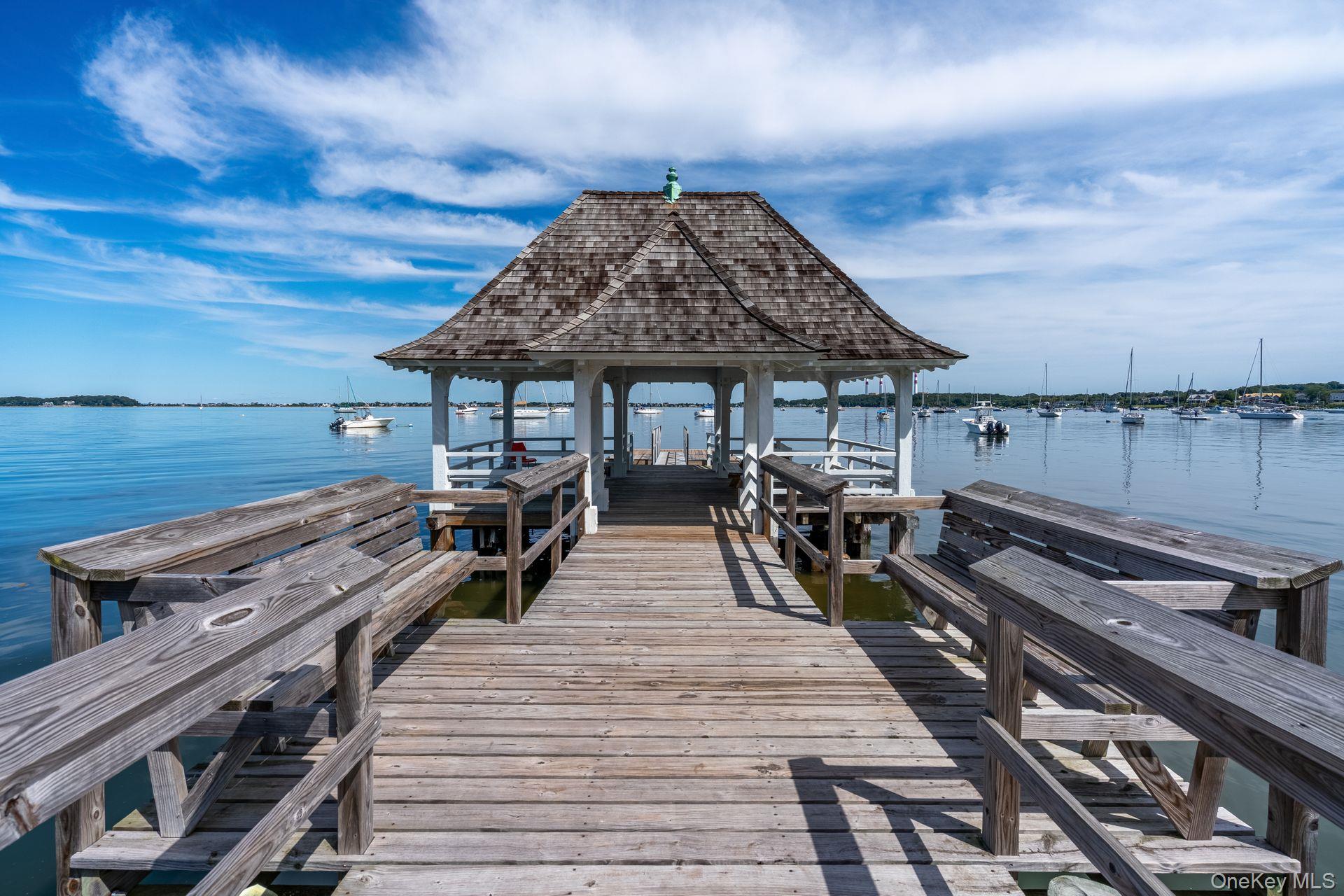 10 Hollise Court, Centerport, NY 11721