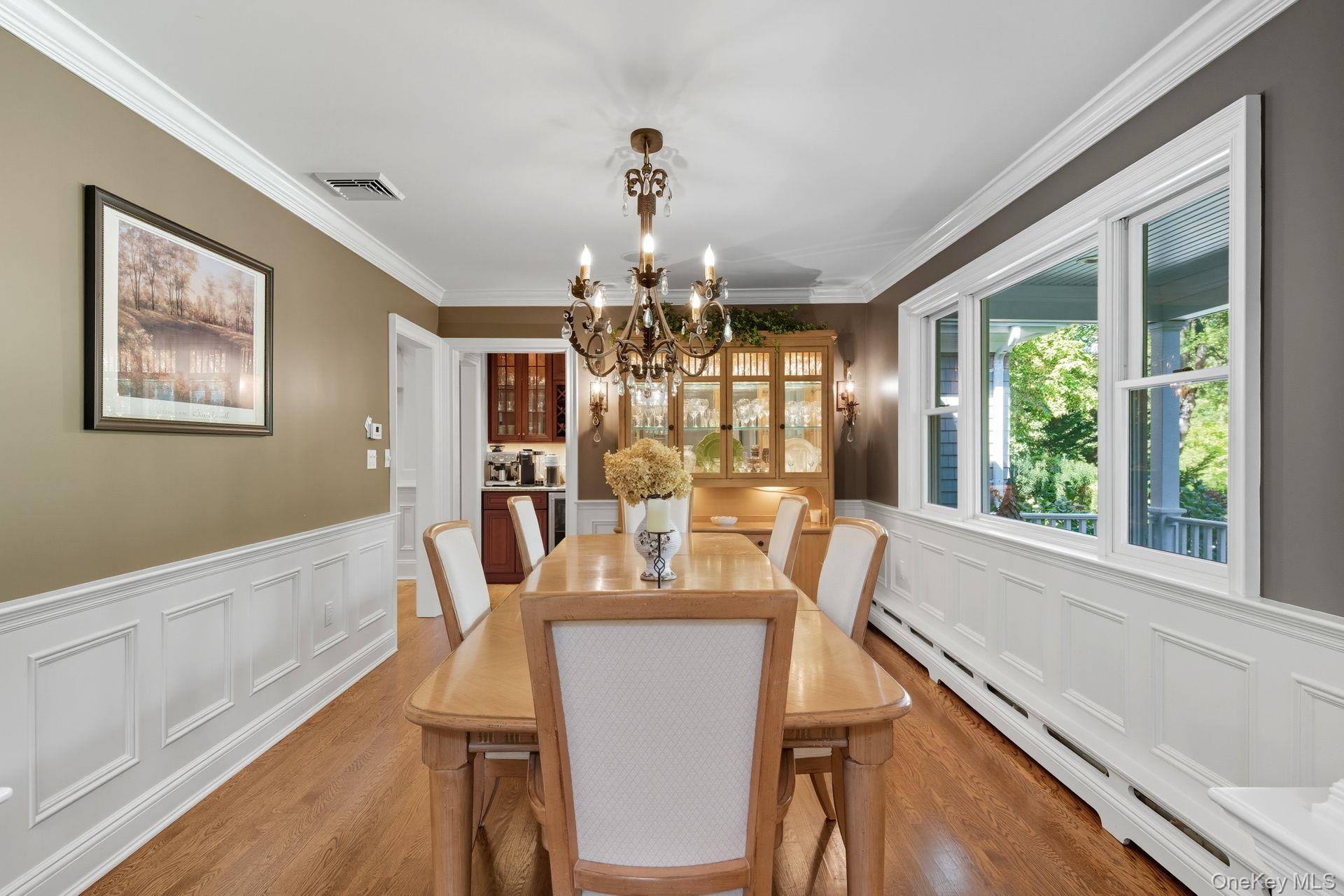 10 Hollise Court, Centerport, NY 11721