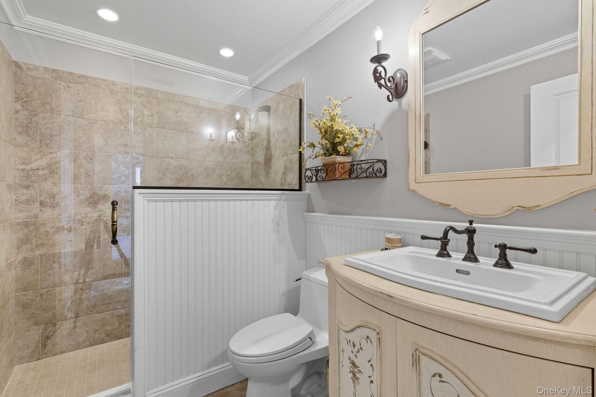 10 Hollise Court, Centerport, NY 11721